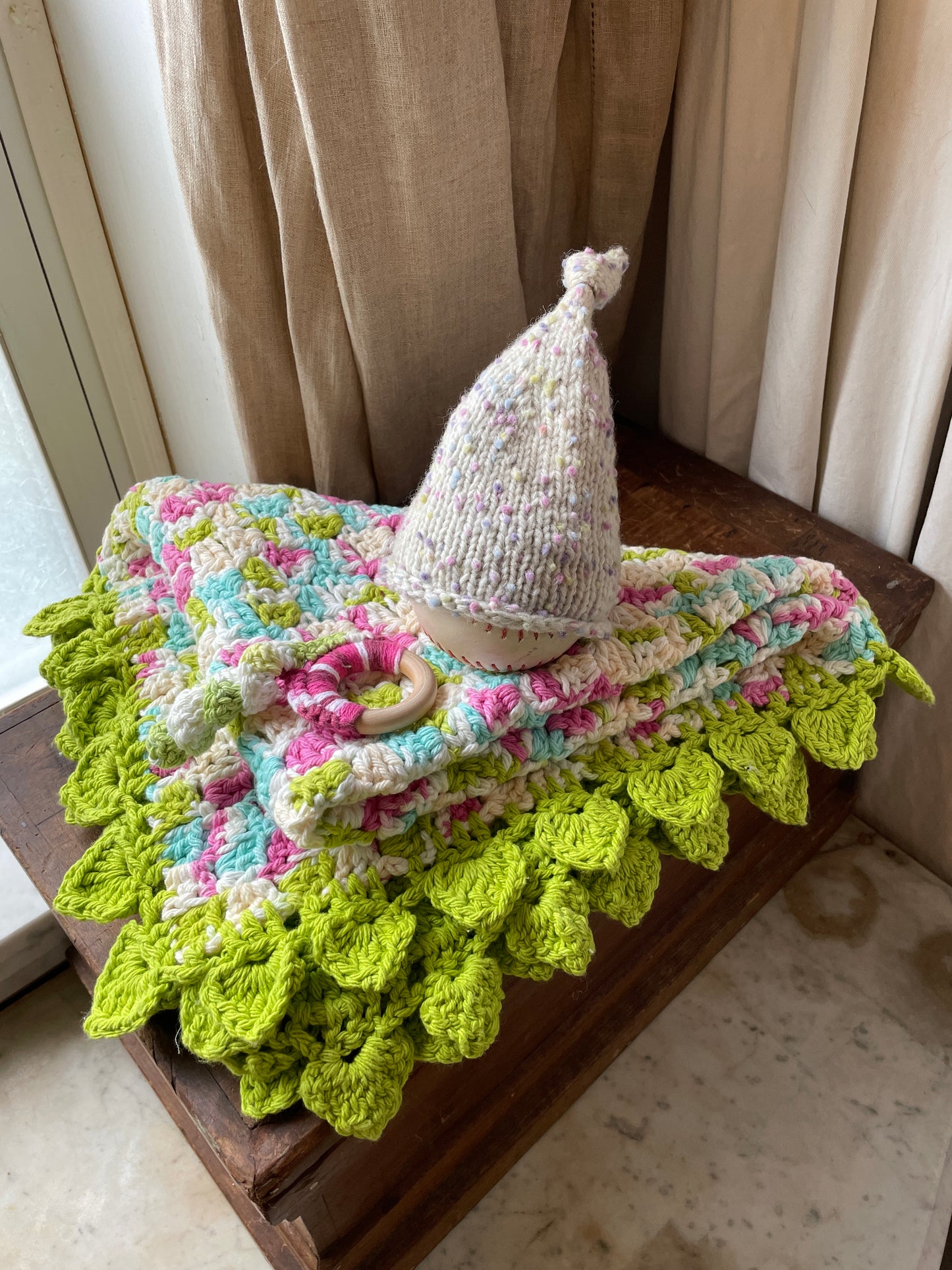 🌷Handmade Baby Gift Set – Crochet Blanket, Knit Hat & Wooden Pacifier Ring