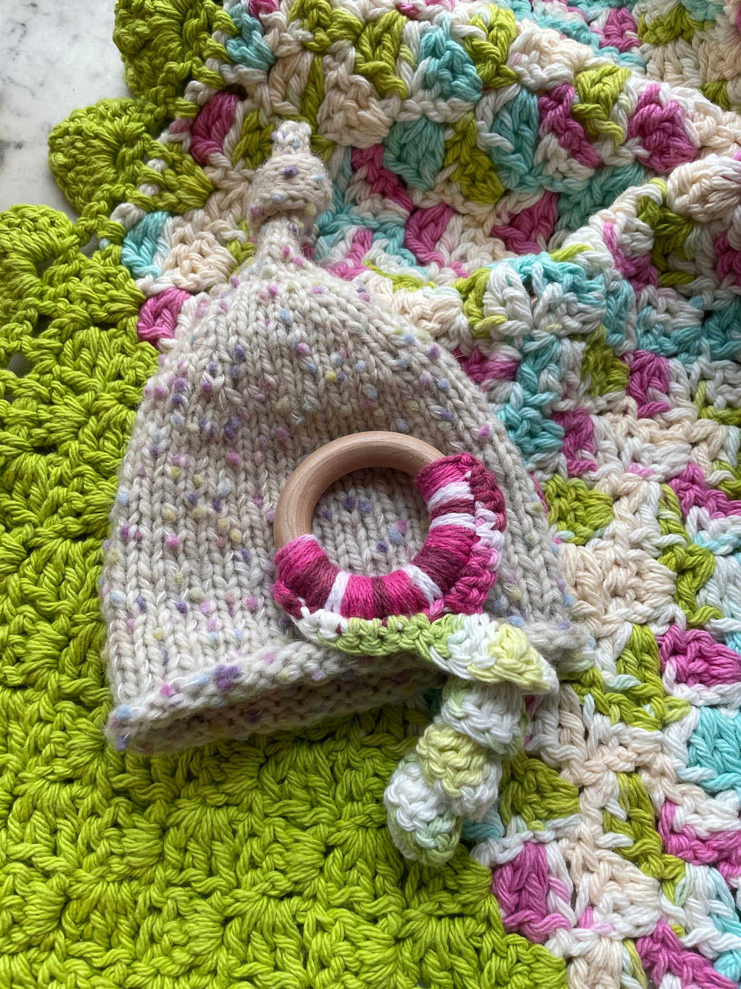 🌷Handmade Baby Gift Set – Crochet Blanket, Knit Hat & Wooden Pacifier Ring