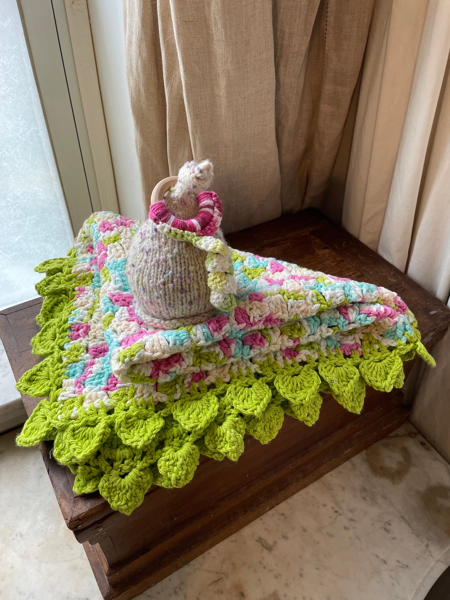 🌷Handmade Baby Gift Set – Crochet Blanket, Knit Hat & Wooden Pacifier Ring