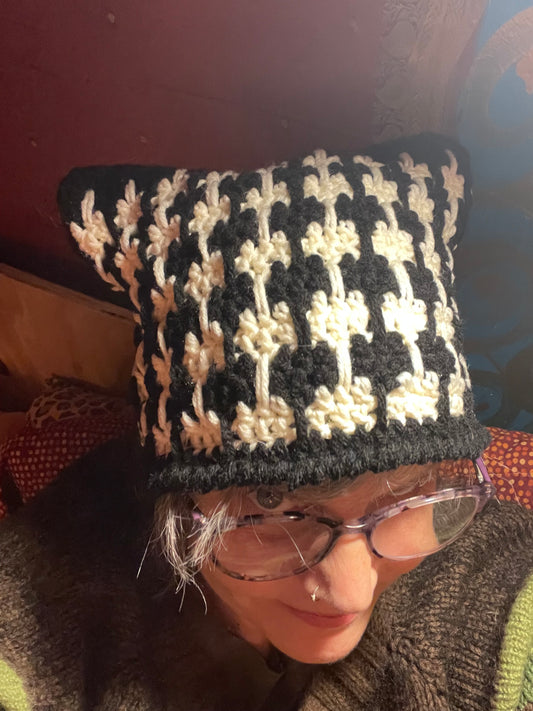 Black and white hand crocheted Cranky Kitty Beanie 🌈 hat toque