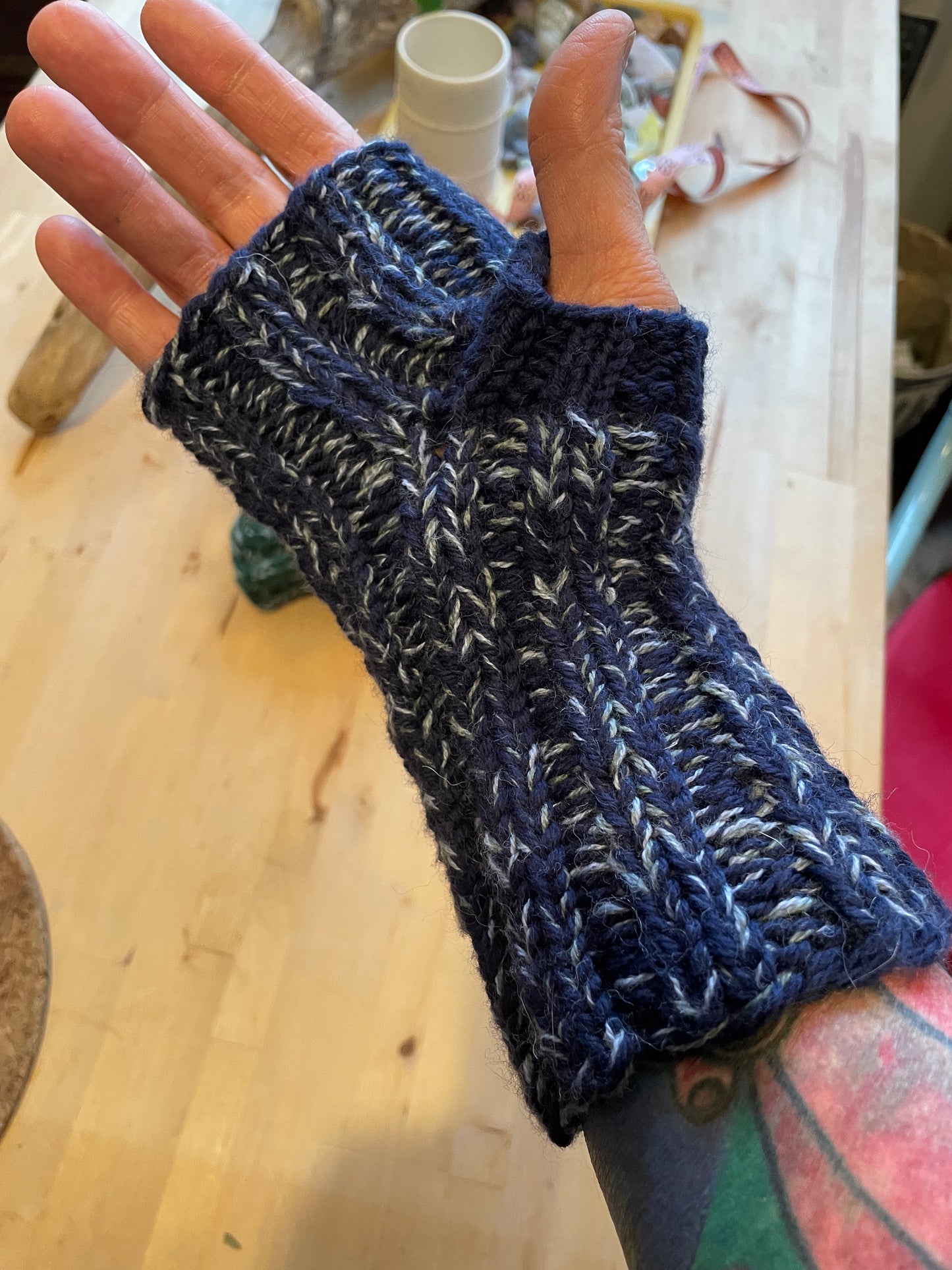 Marled deep blue fingerless gloves sz medium thick warm wool