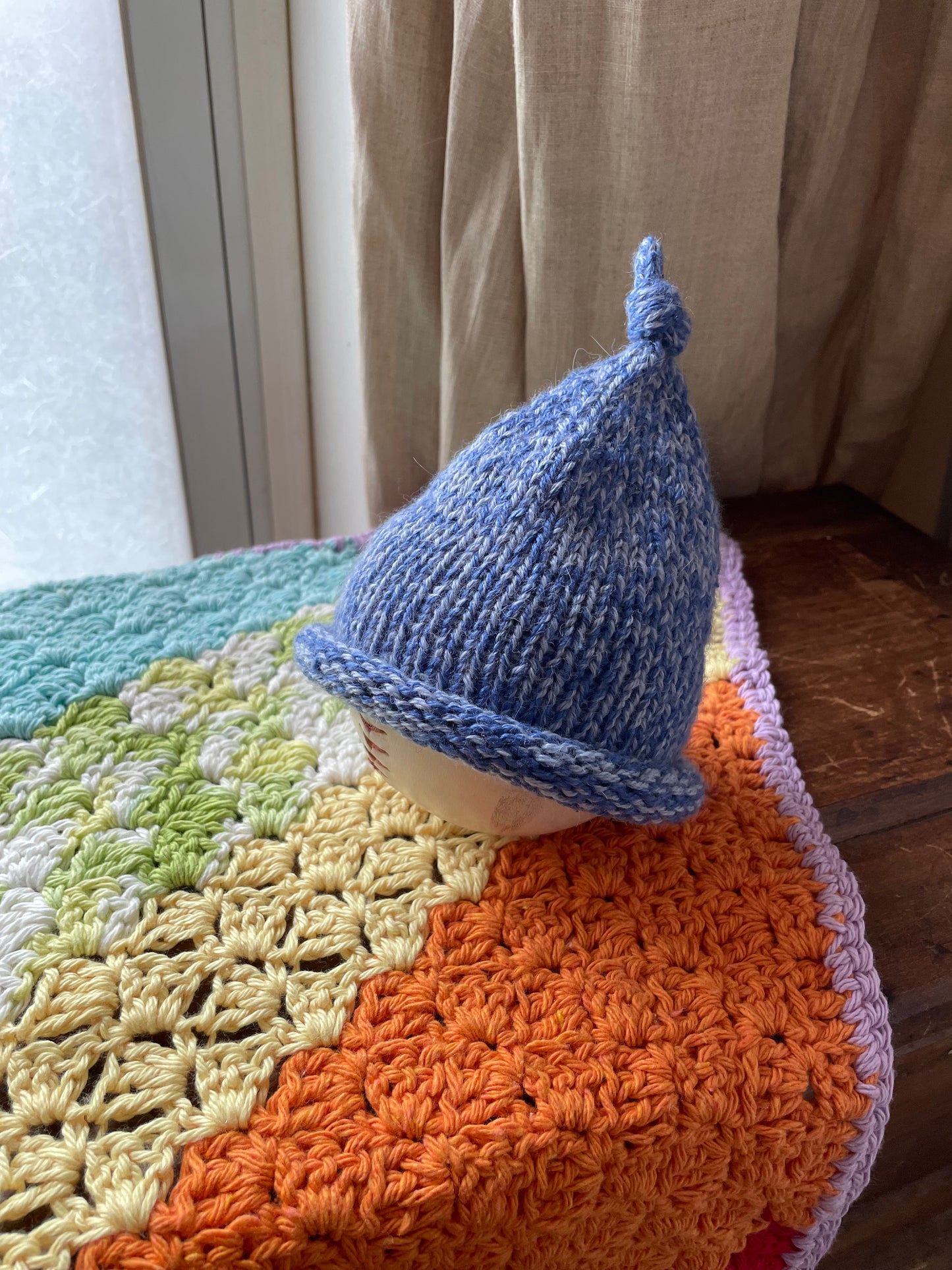 Pastel Rainbow 🌈 Baby Gift Set – Handmade Cotton Blanket, Natural Teether, & Alpaca Wool Hat