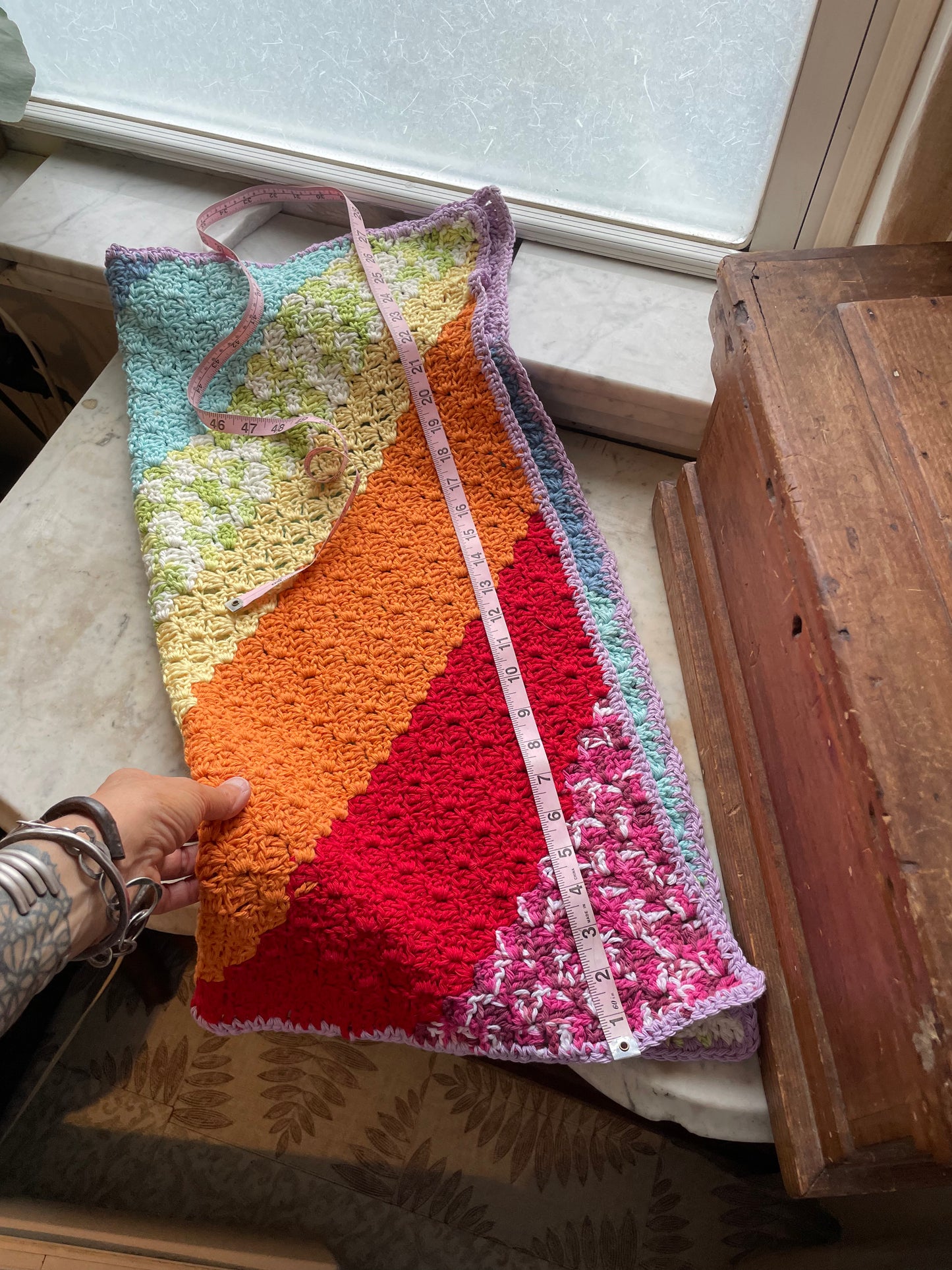 Pastel Rainbow 🌈 Baby Gift Set – Handmade Cotton Blanket, Natural Teether, & Alpaca Wool Hat