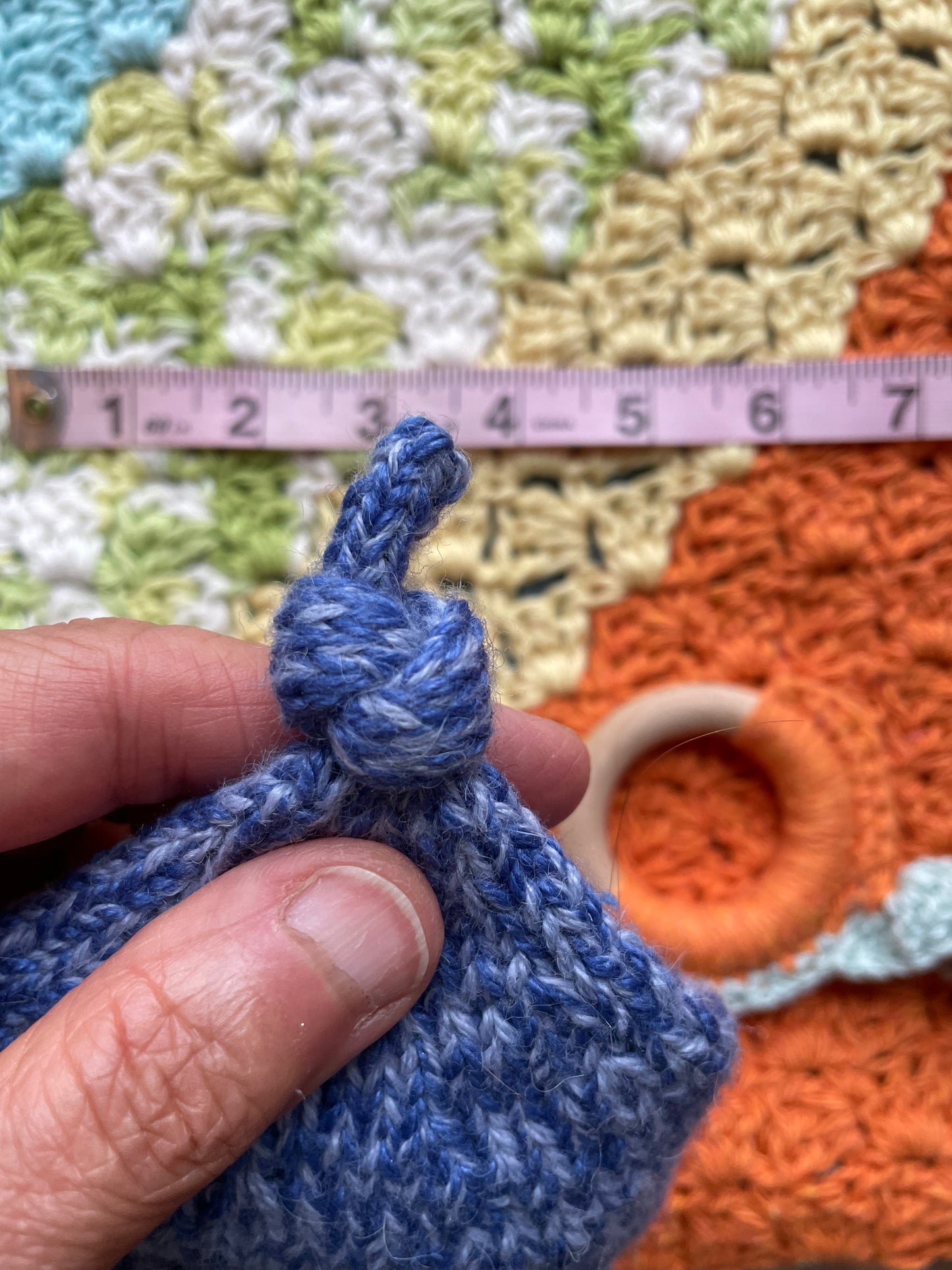 Pastel Rainbow 🌈 Baby Gift Set – Handmade Cotton Blanket, Natural Teether, & Alpaca Wool Hat