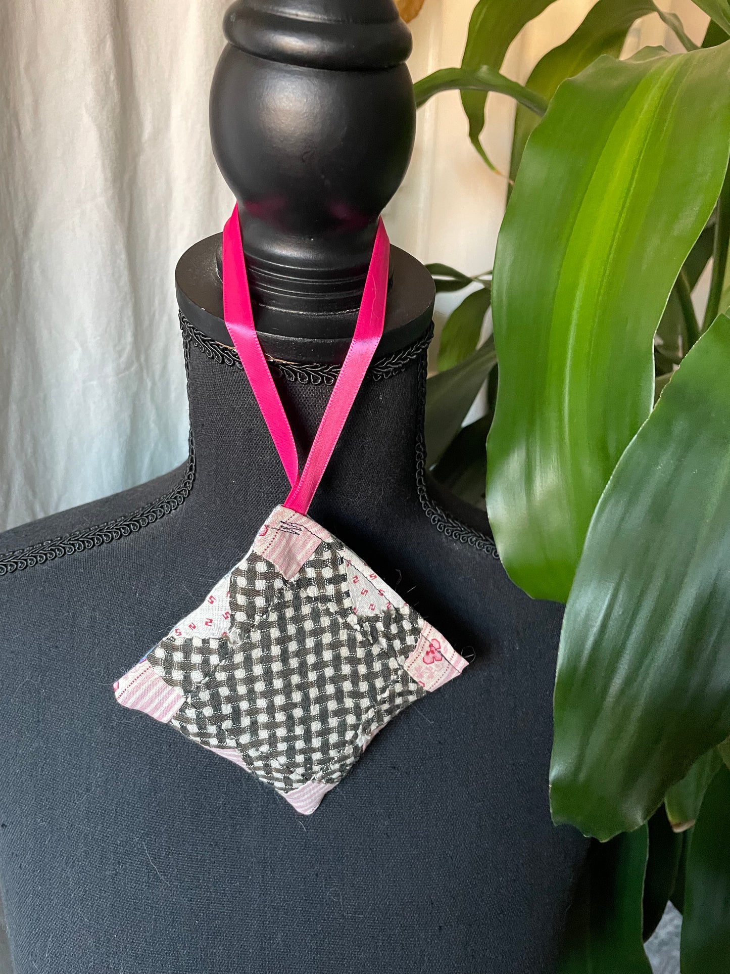 Vintage Quilt Lavender Sachet – Handmade Drawer Freshener or Ornament