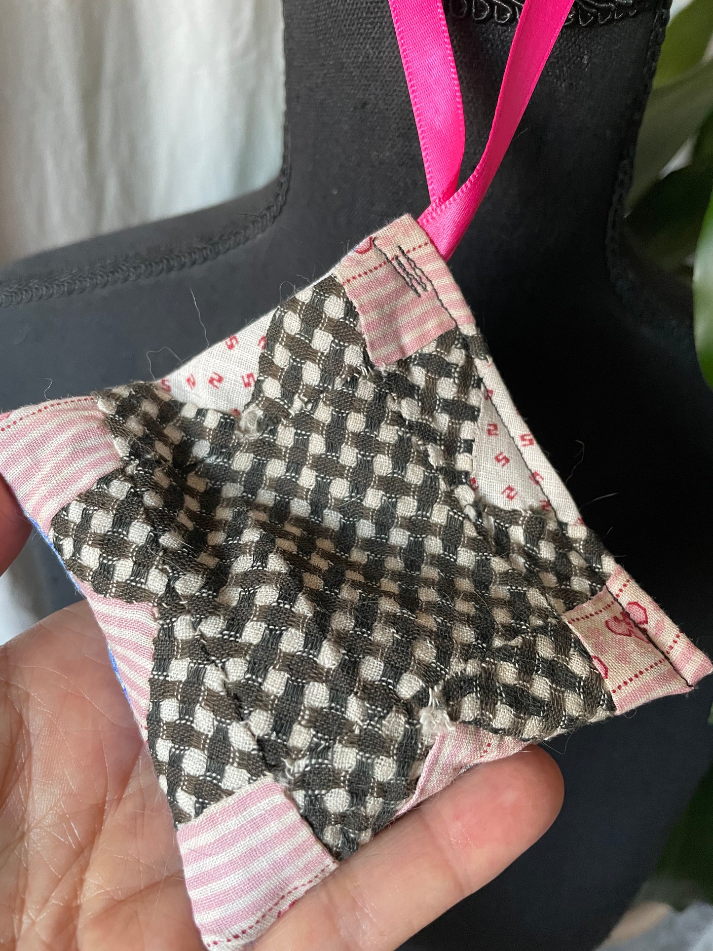 Vintage Quilt Lavender Sachet – Handmade Drawer Freshener or Ornament